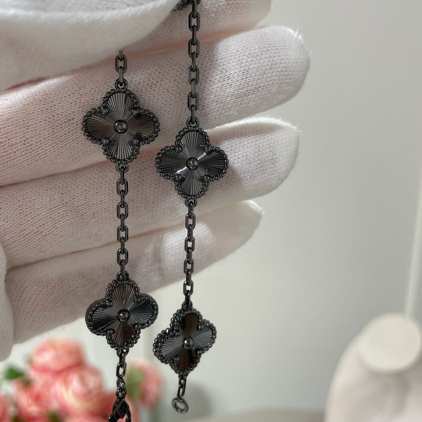 [Mystic]CLOVER 5 MOTIF BLACK BRACELET