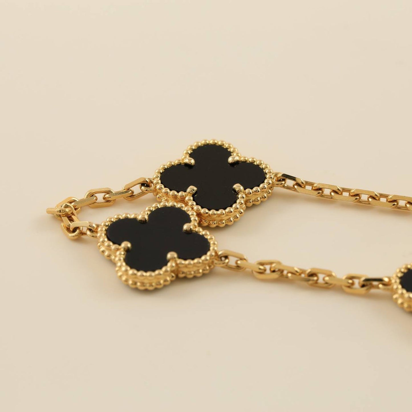 [Mystic] CLOVER 5 MOTIF ONYXS BRACELET COLLECTION