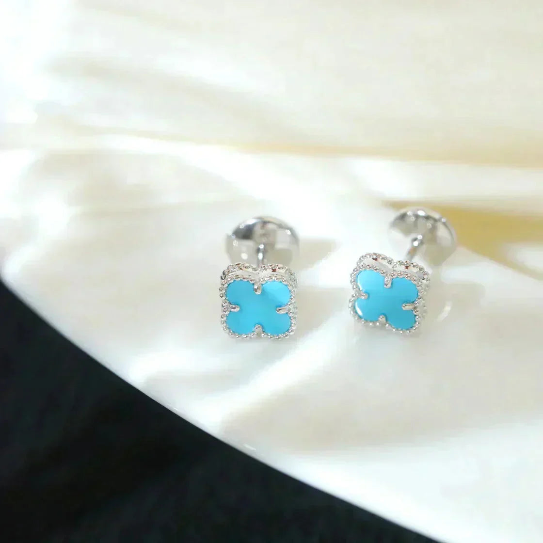 [Mystic]CLOVER MINI 9.5MM ONYX STUD EARRINGS SILVER