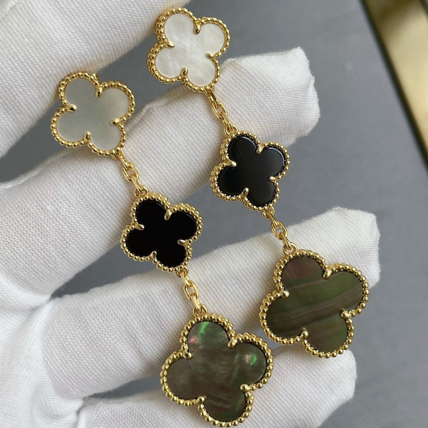 [Mystic]CLOVER 3 MOTIF MOP ONYX DARK MOP PINK GOLD EARRINGS
