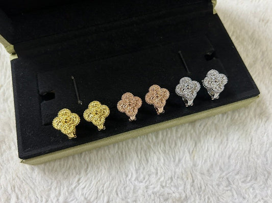 [Mystic]CLOVER MEDIUM STUD GILDED EARRINGS