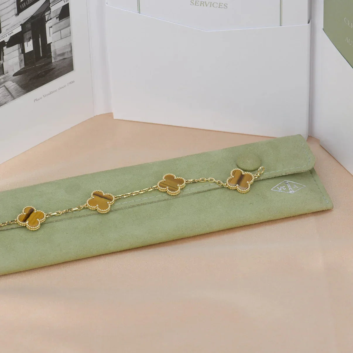 [Mystic] CLOVER 5 MOTIFS TIGER EYE BRACELET COLLECTION