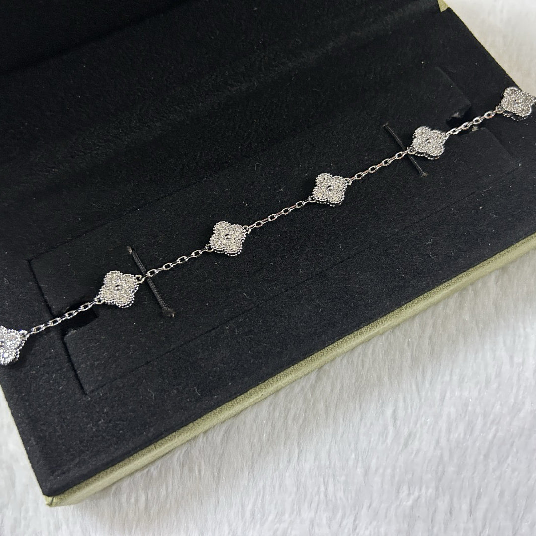 [Mysitc ]New CLOVER 6 MOTIF DIAMOND BRACELET