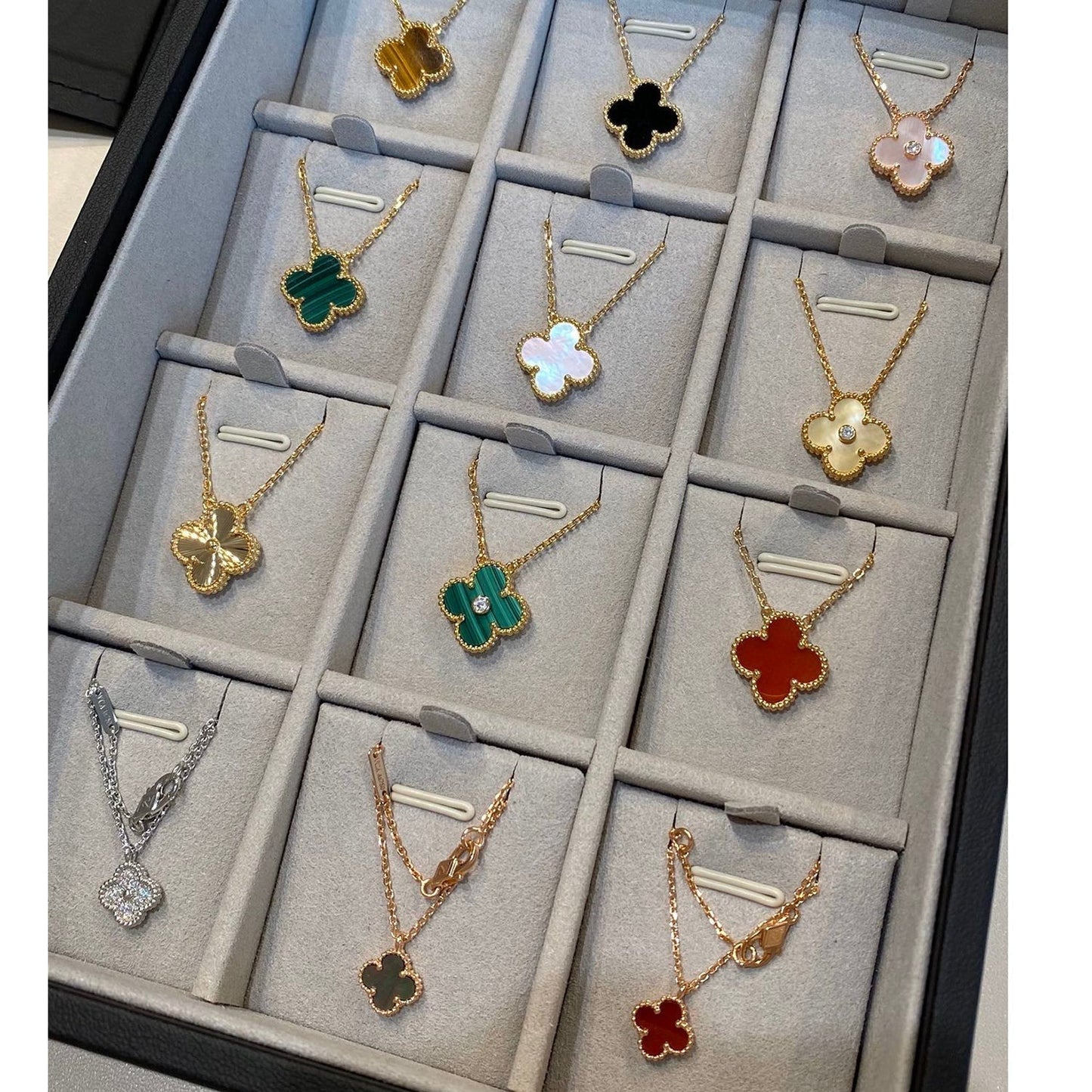 [Mystic]CLOVER 15MM MALACHITE SINGLE FLOWER  NECKLACE
