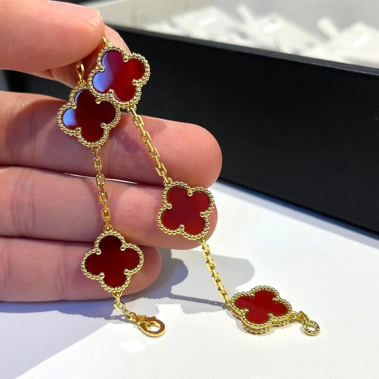 [Demi jewelry] CLOVER 5 MOTIF RED CORNELIAN BRACELET COLLECTION