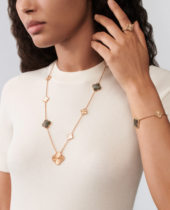 [Demi jewelry] 25 NEW CLOVER 15 MOTIFS GRAY MOTHER-OF-PEARL